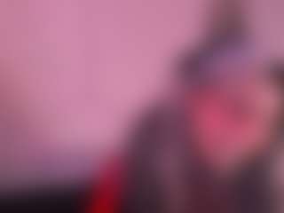 IvannaBellini01's Live Sex Cam Show