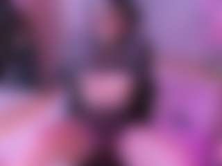Live cam show with IvannaBellini01 - Oil on hrnylive.com