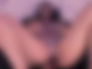 IvannaBellini01's Live Sex Cam Show