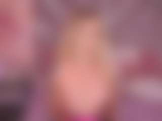 Live cam show with CandyGraces - Small Ass on Chatstar