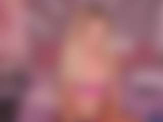 Live cam show with CandyGraces - Small Ass on CamwithHer