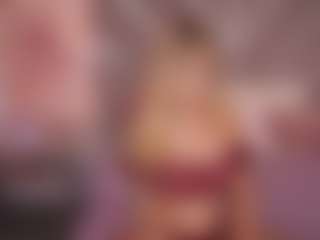Live cam show with CandyGraces - Small Ass on Milfs Live