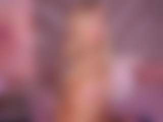 Live cam show with CandyGraces - Flashing on Gym Cam Girls