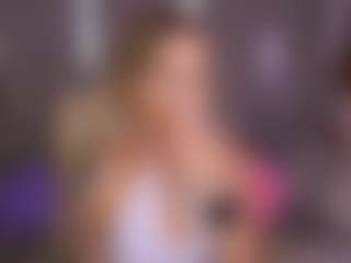 Live cam show with CandyGraces - Flashing on StripNow