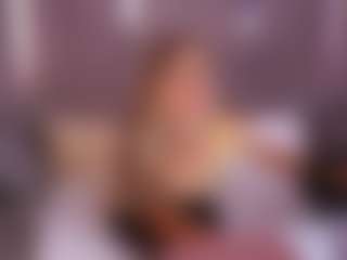 Live cam show with CandyGraces - Fingers on Dare Cams