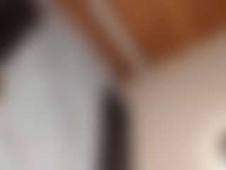 Live cam show with ebonyyhot - Flashing on AdultVida.com