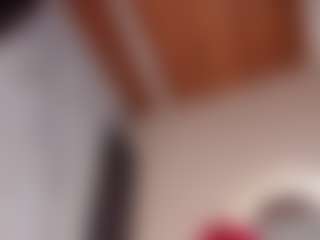 Live cam show with ebonyyhot - Average on SmokeAndPoke