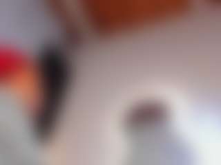 Live cam show with ebonyyhot - Flashing on Milfs Live