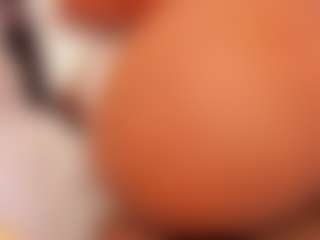 Live cam show with ebonyyhot - Average on Milfs Live