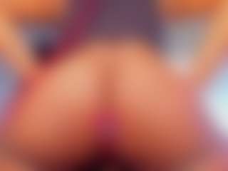 Live cam show with ebonyyhot - Average on CamClone
