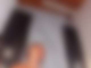 Live cam show with ebonyyhot - Ebony Big Tits on AdultVida.com