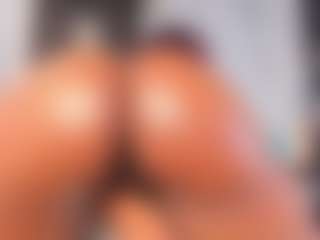 Live cam show with ebonyyhot - Deepthroat on Camsoda.co