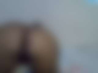 Live cam show with Sweetlavin - Bikini on Gym Cam Girls