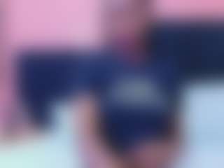 Live cam show with petitelittleebony - Squirt on xDating