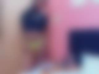 Live cam show with petitelittleebony - Mature on Free Soda