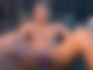 Live cam show with petitelittleebony - Middle Aged on CSO-WL