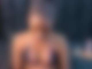 Live cam show with petitelittleebony - Moaning on Uber Horny