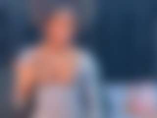 Live cam show with petitelittleebony - Brown Eyes on AdultVida.com