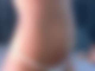 Live cam show with petitelittleebony - Mature on TeamSkeetLive