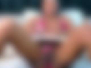 Live cam show with petitelittleebony - Granny on https://playwithruby.com