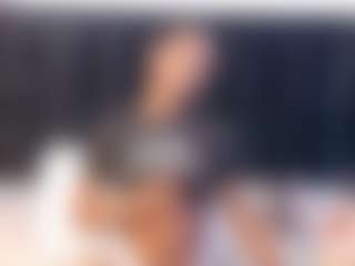 Live cam show with petitelittleebony - Bedroom on sexytreat.net