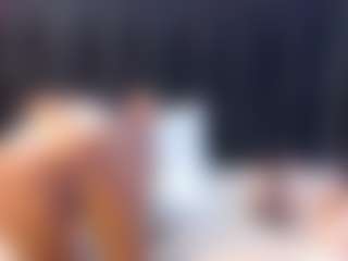 Live cam show with petitelittleebony - Middle Aged on Camsoda