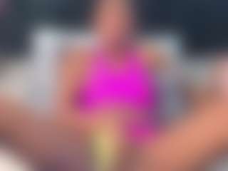 Live cam show with petitelittleebony - Granny on Dare Cams