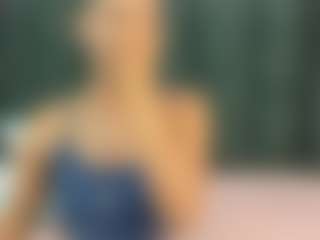 Live cam show with petitelittleebony - Mature Young Adult on Free Soda