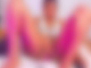 Live cam show with petitelittleebony - Middle Aged on liverealitysex.com