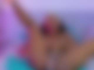 Live cam show with petitelittleebony - Bedroom on Lustler