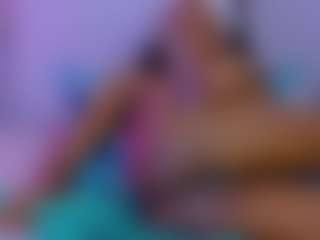 Live cam show with petitelittleebony - Bedroom on dasdasdadada.com