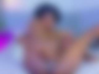 Live cam show with petitelittleebony - Granny on Camsoda