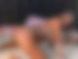 Live cam show with petitelittleebony - Granny Squirt on Camsoda