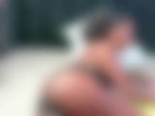 Live cam show with petitelittleebony - Bedroom on EXY