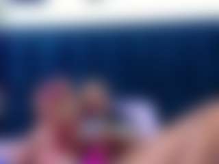 Live cam show with petitelittleebony - Middle Aged on Camsoda