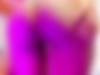 Live cam show with petitelittleebony - Granny Lovense on 1on1-livenow