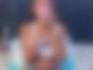 Live cam show with petitelittleebony - Middle Aged on Camsoda