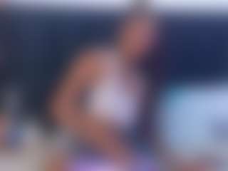 Live cam show with petitelittleebony - Middle Aged on Camsoda