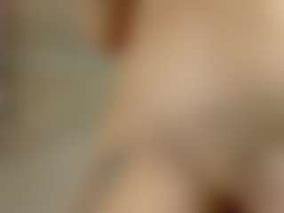 Live cam show with SaraSmit - Black Hair on Big Tits