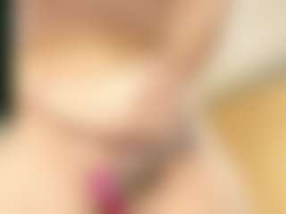 Live cam show with SaraSmit - Average on boobsie.com