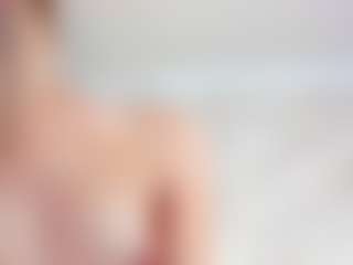 Live cam show with SaraSmit - Black Hair on luckytryst.com