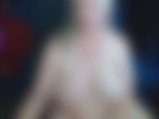 Live cam show with abbinatural - Nora on livesuperchat.net