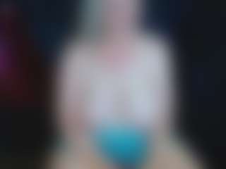 Live cam show with abbinatural - Butt Plug on boobsie.com