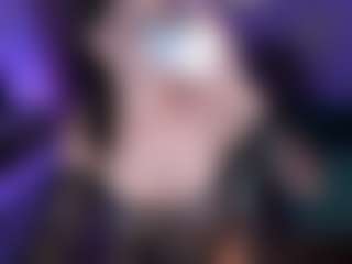 Live cam show with KYLIE - Brown Eyes Brown Hair on xxxlivecams.org
