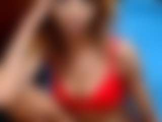 Live cam show with NubianGiggles - Striptease MILF on StripNow