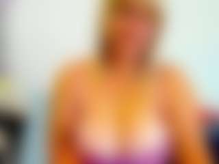 Live cam show with Nikol - Smoking on Camsoda