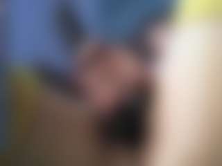 Live cam show with lilr3beca - Butt Plug on AdultVida.com
