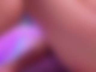Live cam show with Muriel-belov - Shaved Pussy on liverealitysex.com