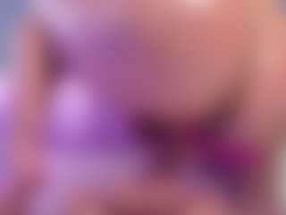 Live cam show with Muriel-belov - Red Hair Shaved Pussy on realtime-chat