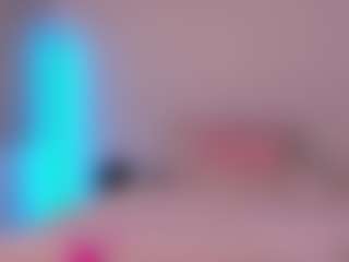Live cam show with Nicole - Black Cum on Camming Site